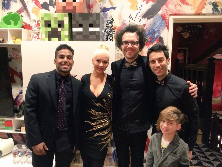 Videos: Christina Performs at Hilary Clinton Fundraiser